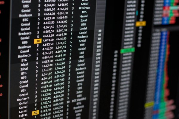 Comment les entreprises de formation en ligne peuvent-elles utiliser les témoignages clients dans leur marketing digital?